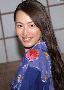 那个明星最穷,揭秘XXX的低调生活